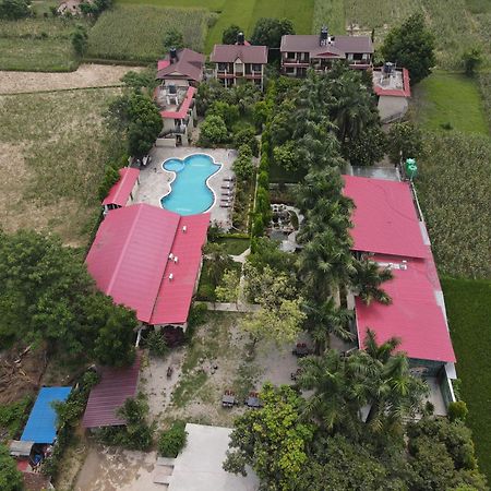 Royal Tiger Luxury Resort 4 Star سوراها المظهر الخارجي الصورة