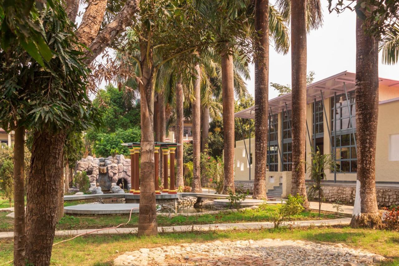 Royal Tiger Luxury Resort 4 Star سوراها المظهر الخارجي الصورة