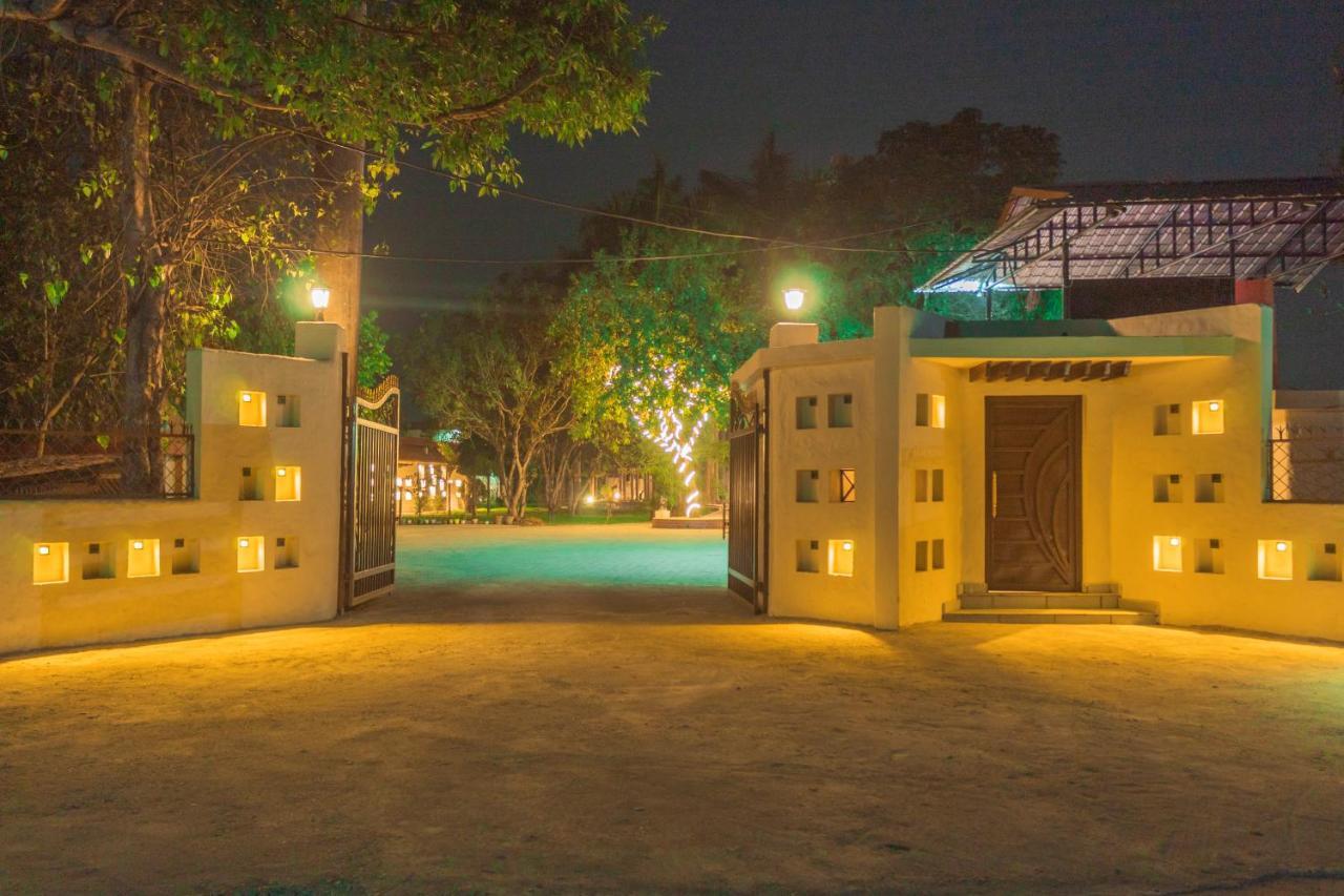 Royal Tiger Luxury Resort 4 Star سوراها المظهر الخارجي الصورة