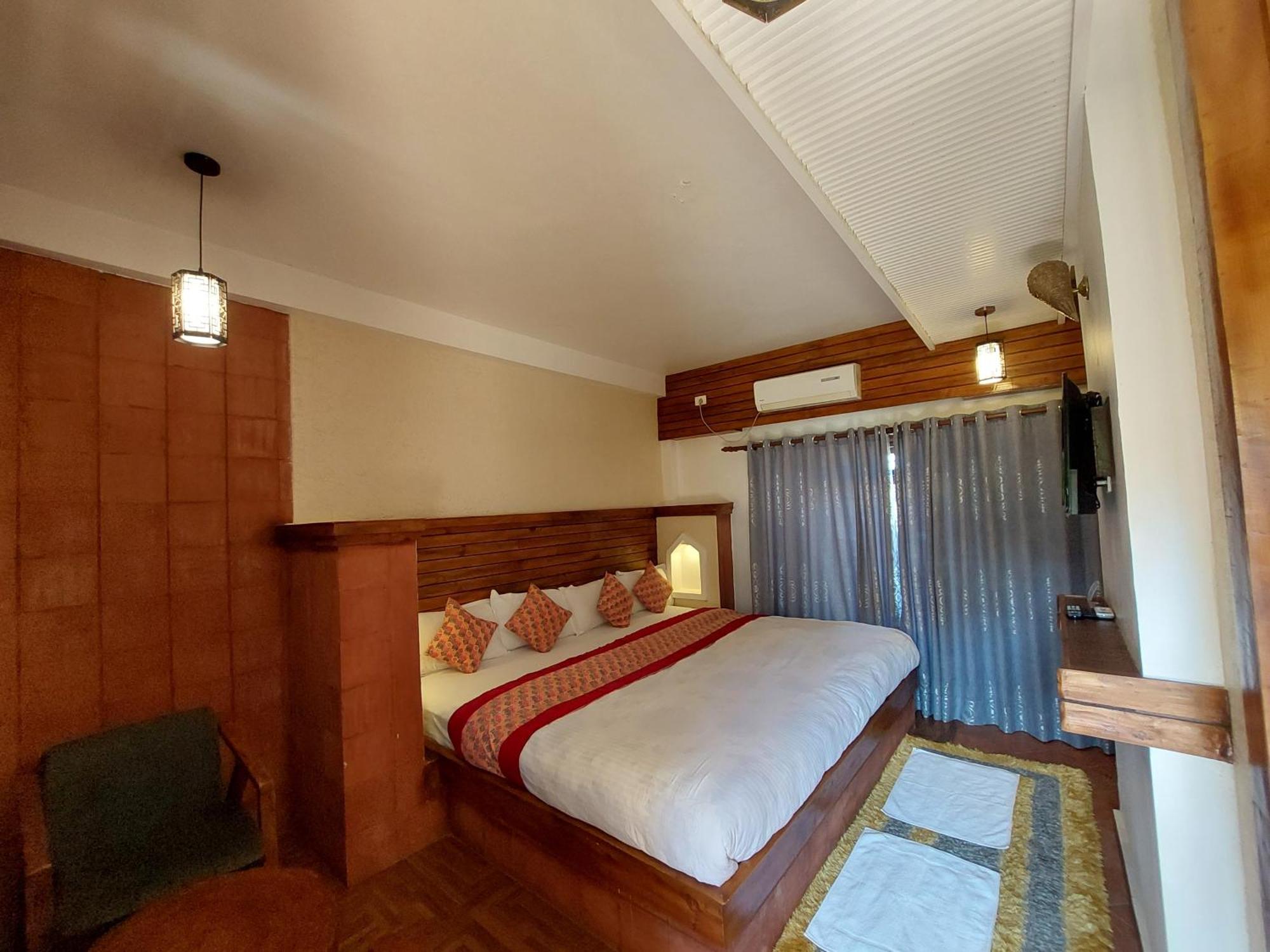 Royal Tiger Luxury Resort 4 Star سوراها المظهر الخارجي الصورة