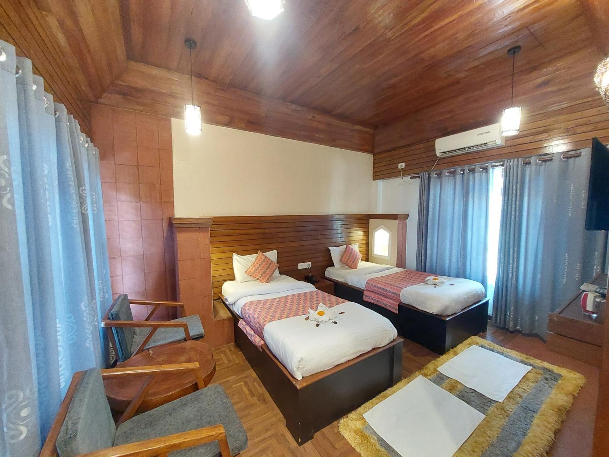 Royal Tiger Luxury Resort 4 Star سوراها المظهر الخارجي الصورة