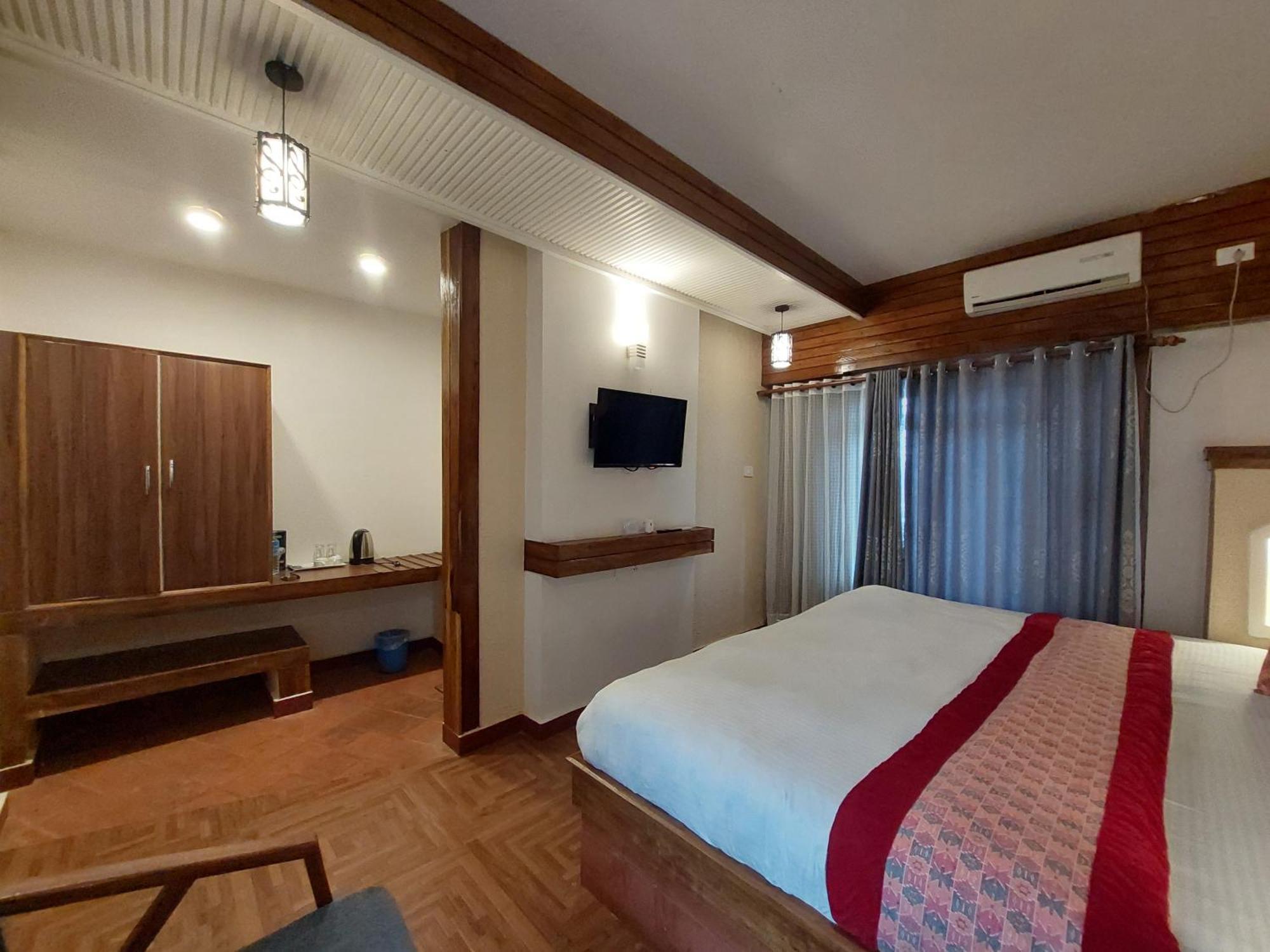 Royal Tiger Luxury Resort 4 Star سوراها المظهر الخارجي الصورة