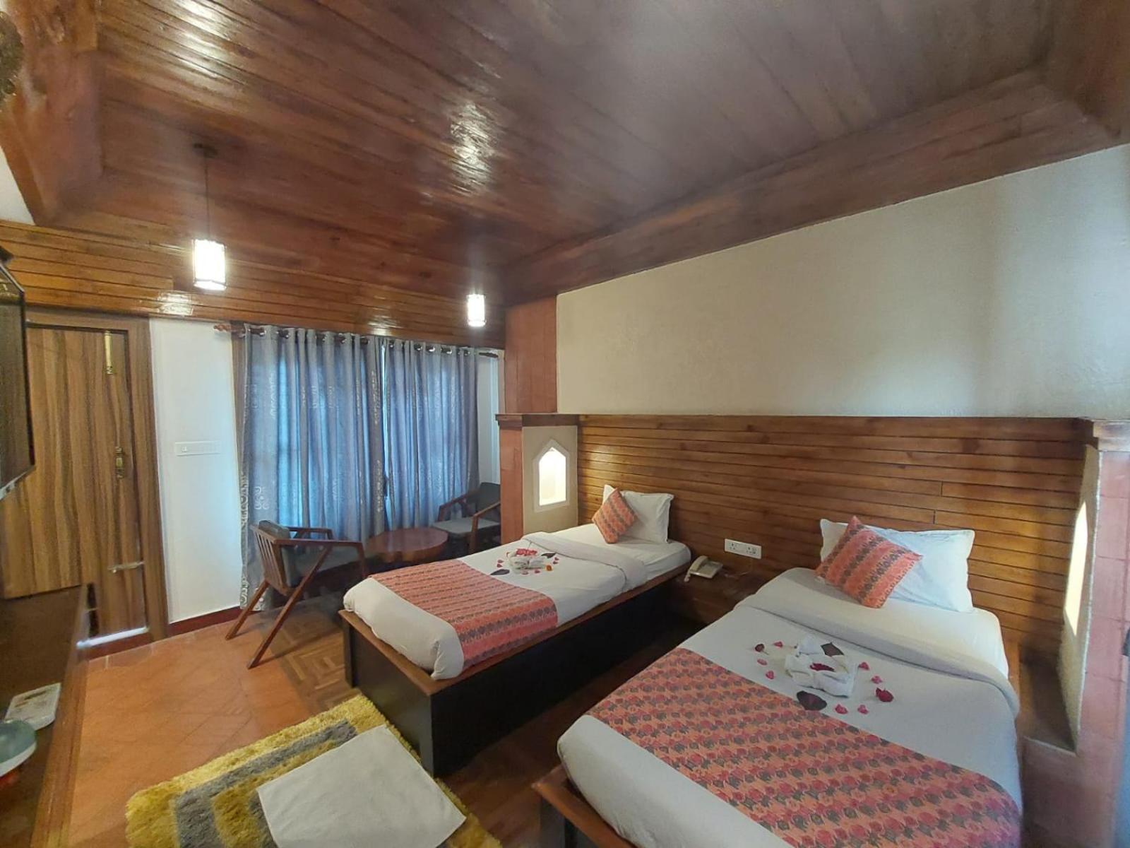 Royal Tiger Luxury Resort 4 Star سوراها المظهر الخارجي الصورة