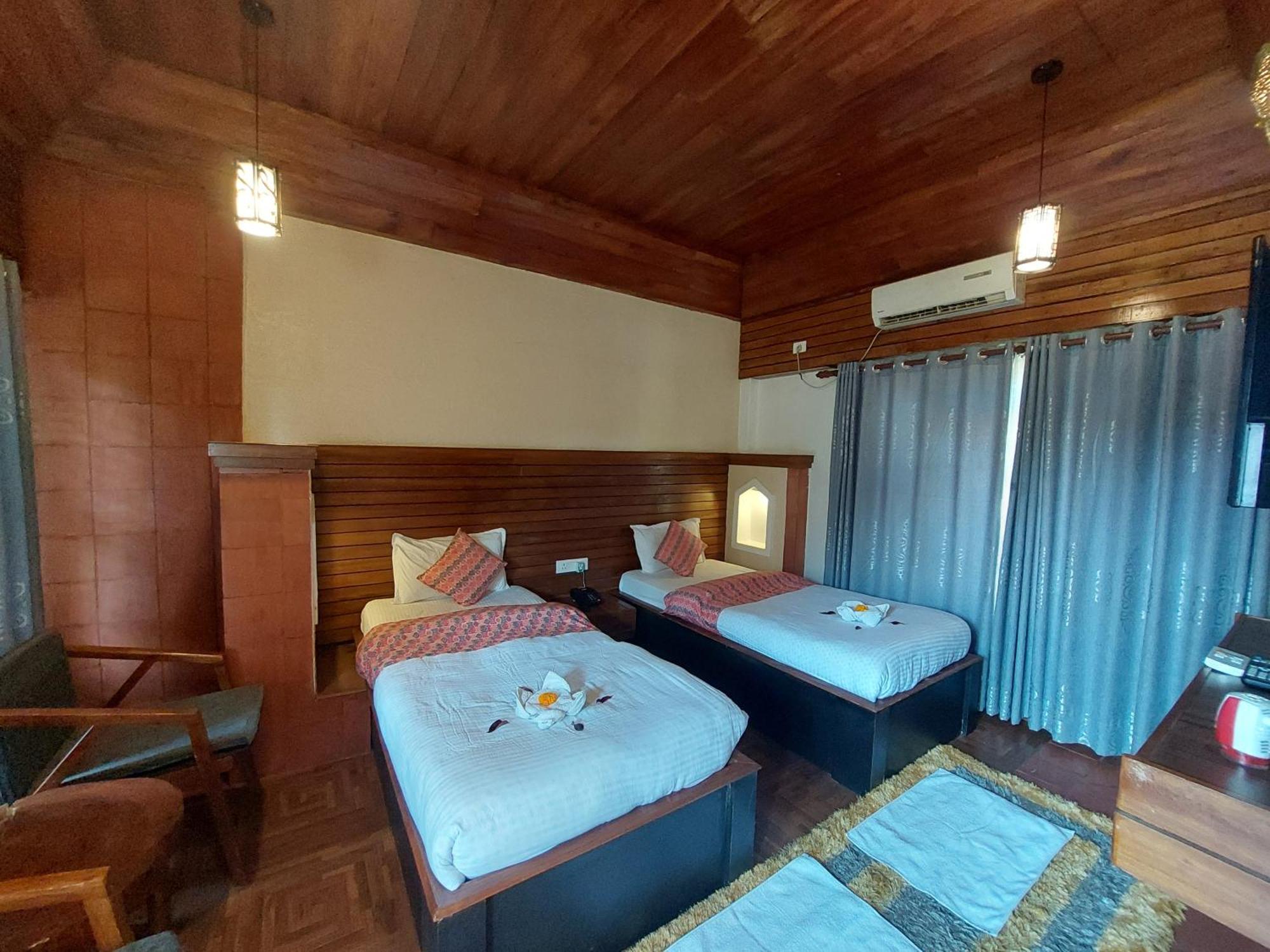 Royal Tiger Luxury Resort 4 Star سوراها المظهر الخارجي الصورة